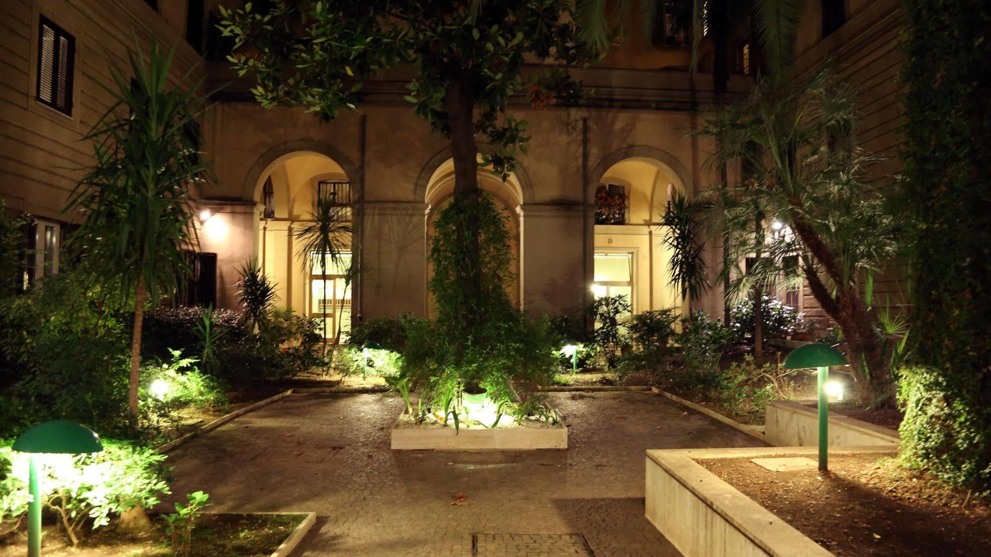 Caroline Rooms Roma Exterior foto